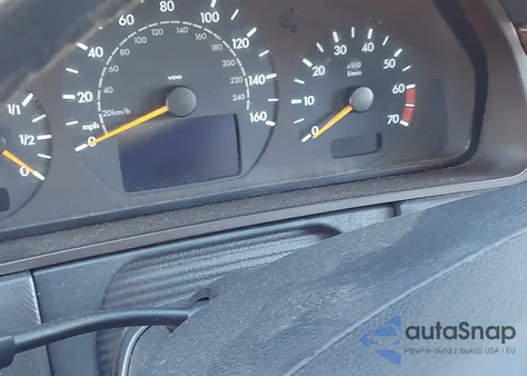 2001 Mercedes-Benz E 430 4M z USA, uszkodzony, nr VIN WDBJF83J31X045074